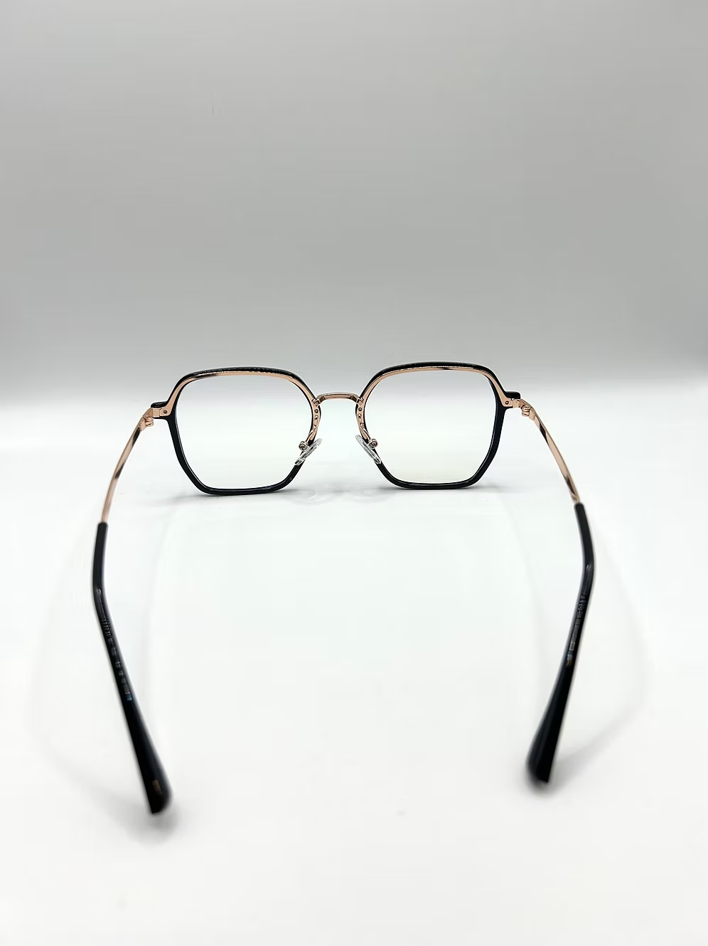 Chique Zwarte en Gouden Bril thumbnail 4