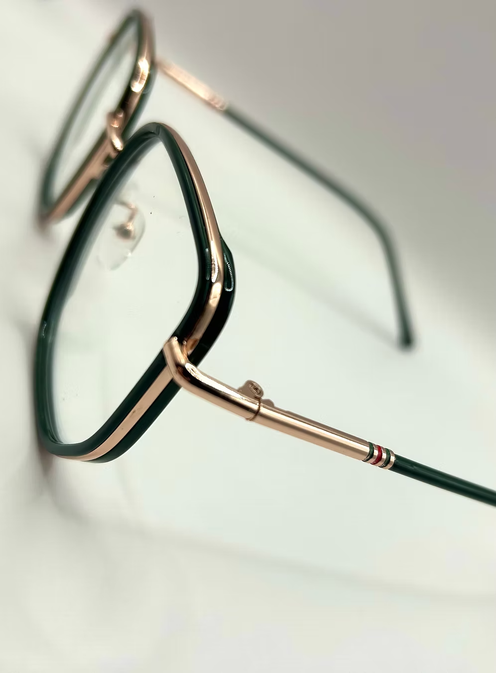 Diepgroene Bril met Luxe Gouden Randen thumbnail 4